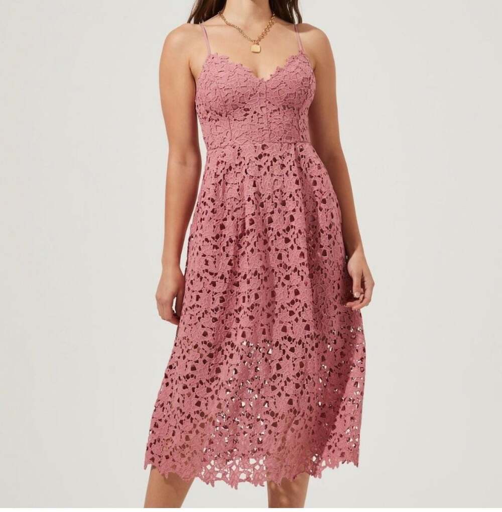 ASTR The Label Lace A-Line Midi Ocassion Dress in Pink Mauve